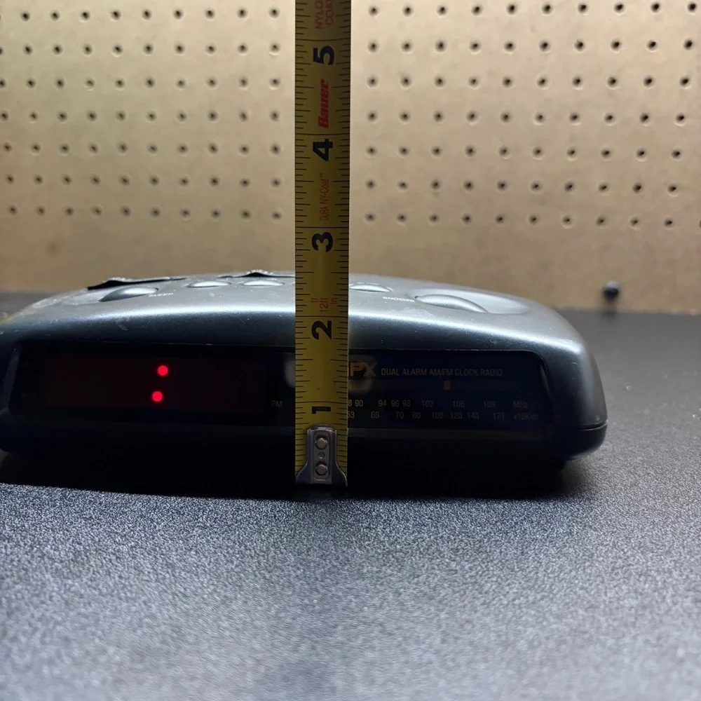 GPX Dual Alarm AM/FM Clock Radio‎ 120v 9v backup for clock Tested and working